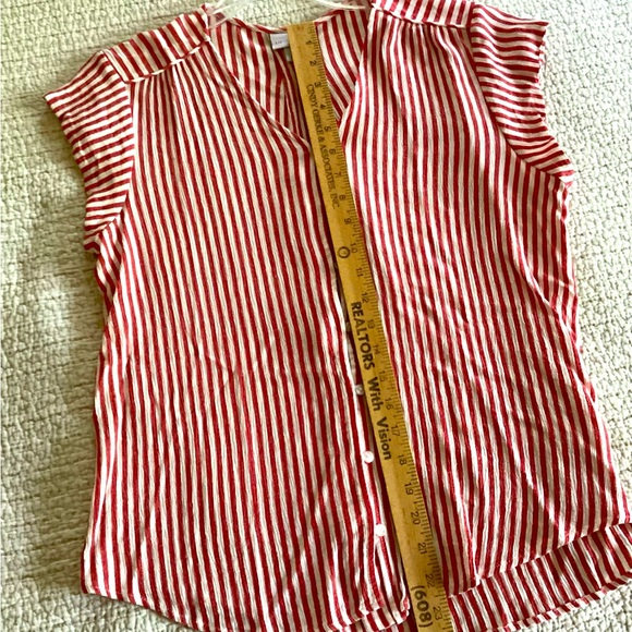 Liz Claiborne 100% rayon blouse, L, red/white vertical (slenderizing!) stripe. - Picture 4 of 6